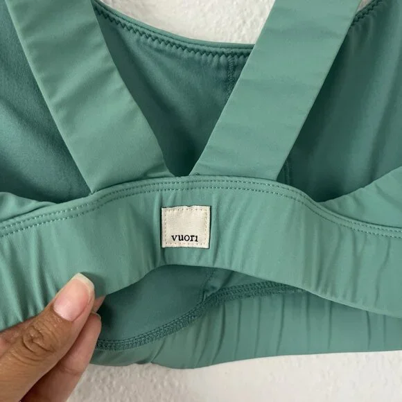 VUORI Green STRIDE SPORT BRA Size Large *MISSING INSERTS - Picture 4 of 5